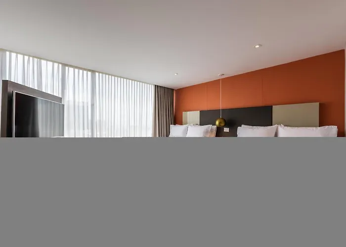 Holiday Inn Express & Suites By Ihg